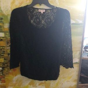 3/4 length black top.